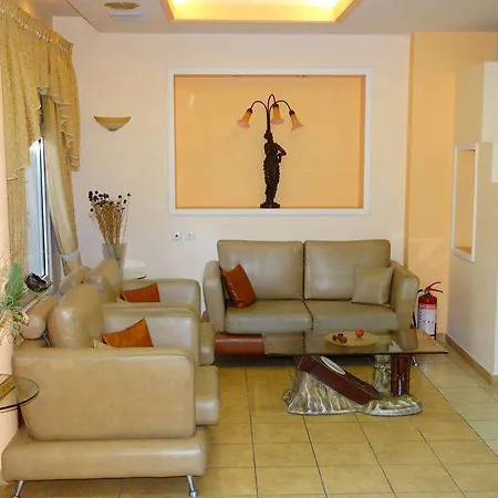 Faros Ii Hotel Pireu